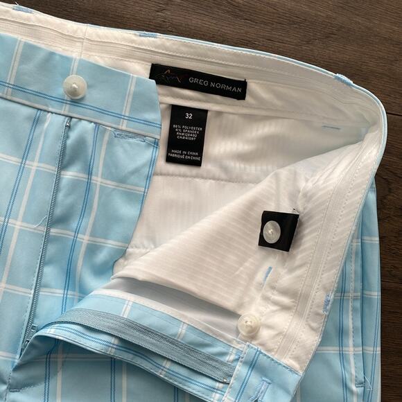 GREG NORMAN Plaid Golf Short Mens Sz 32 Blue White Flat Front - Picture 2 of 5